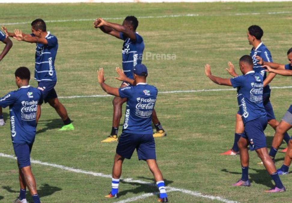 La Selección de Honduras arrancó este martes en el estadio Carlos Miranda de la ciudad de Comayagua sus trabajos de preparación con miras al duelo de ida del repechaje ante Australia que se disputará en el estadio Olímpico de San Pedro Sula.