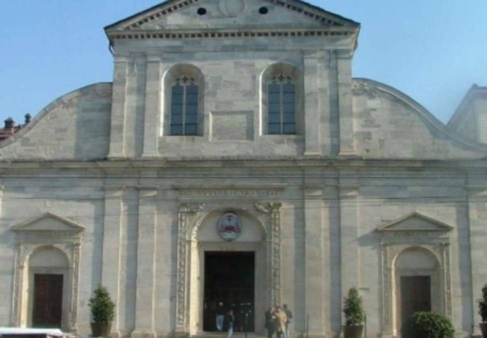 La catedral de Turín, Italia, construido en el siglo XVII, y parte del Palacio Real de la capital piamontesa.
