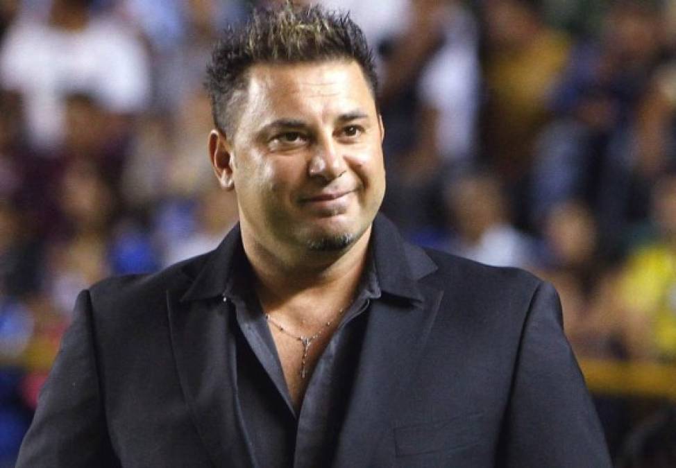 Antonio Mohamed: Bombazo. En las últimas suena el nombre del entrenador argentino para asumir las riendas de la Selección Nacional de Honduras. El estratega de 48 años de años fue cesado hace unas semanas por el Monterrey tras quedar eliminado de la liguilla.<br/>