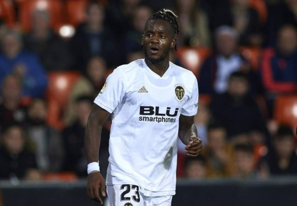 El último capítulo del culebrón Michy Batshuayi lo protagoniza el Director Ejectutivo del Mónaco que admite que la llegada del jugador belga al conjunto monegasco está paralizada ya que el Chelsea, conjunto al que pertenece el delantero pretende que sea un traspaso y no una cesión.