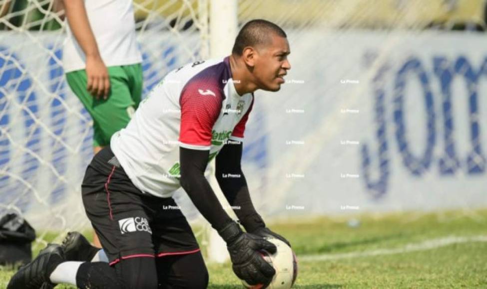 Denovan Torres: Según la denuncia, tras una discusión con su pareja, el jugador en estado de ebriedad agredió a su compañera de hogar por lo que ella decidió denunciarlo. Finalmente tras 24 horas de estar en prisión, el cancerbero recobró su libertad.