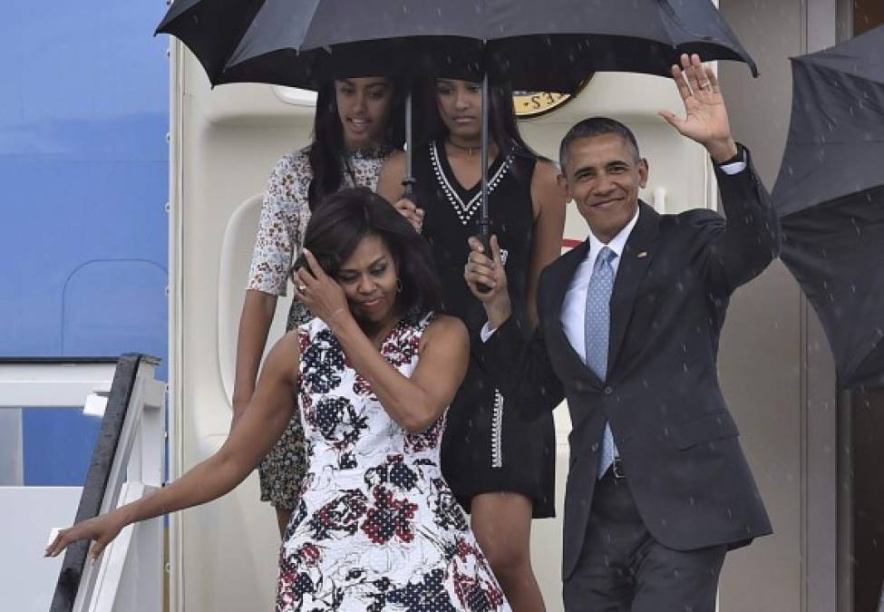 Barack Obama junto a su esposa Michelle y sus hijas llegó el domingo a La Habana, Cuba.