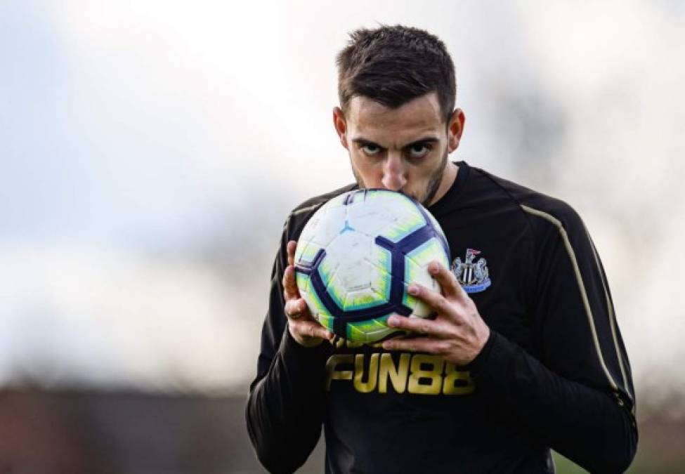 <br/>El delantero del Newcastle Joselu es el principal objetivo del Deportivo Alavés para reforzar la delantera de los albiazules para a la próxima temporada.<br/>