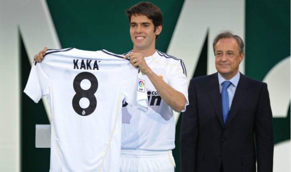 Kaká - Económicamente es probable que sea el peor fichaje de la historia blanca. 67 millones de euros por uno de los mejores futbolistas del mundo, pero en el Real Madrid nunca encajó. Se fue tras cuatro temporadas en las que tuvo más pitos que aplausos.