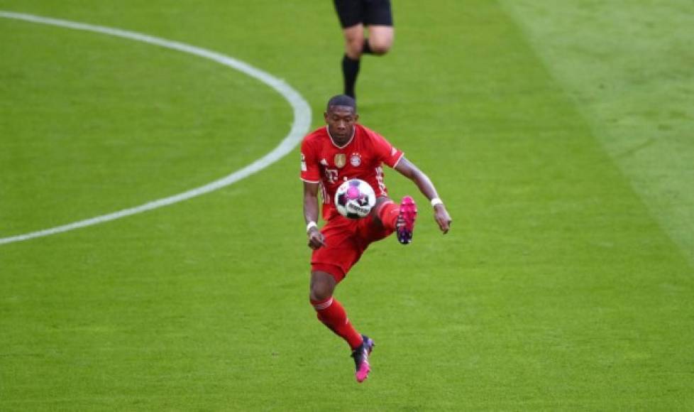 El adiós de David Alaba al Bayern de Múnich era un secreto a voces y, por eso, el central austriaco, se ha querido despedir de la afición con una entrevista en los medios oficiales del club. “Me voy del FC Bayern con los ojos llorosos, pero, al mismo tiempo, también contento por mi futuro. No ha sido ninguna decisión en contra del club, pero tomé la decisión de que me gustaría probar algo nuevo para dar un paso más hacia adelante”, dijo. Foto AFP.