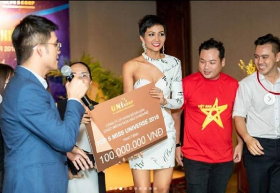 A su llegada a Vietnam, fue recibida con celebraciones en su honor y premios en efectivo.