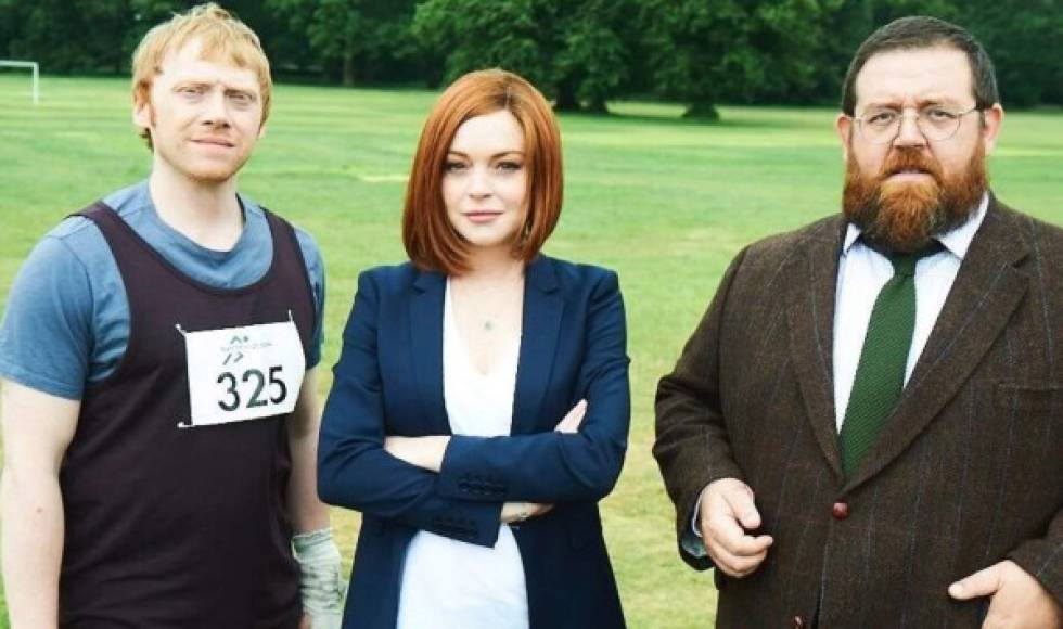 Cabe recordar que Lohan pronto recupera su carrera, tras varias años de escándalos en su juventud. Recientemente su serie 'Sick Note' fue relanzada en Netflix, junto a Rupert Grint (Harry Potter) y Nick Frost (Shaun of the Dead).