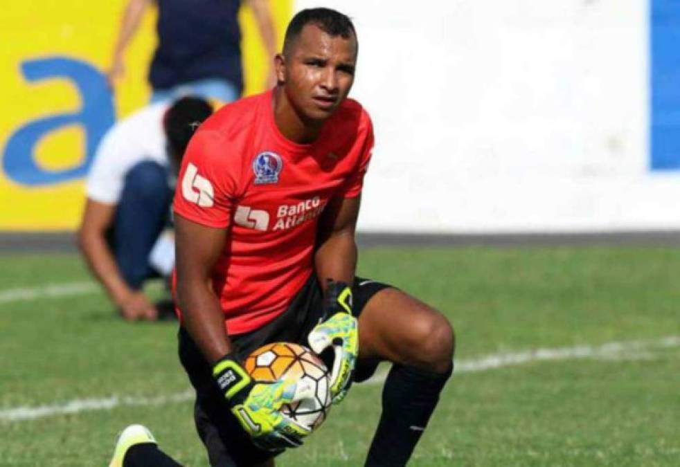 Donis Escober: El experimentado portero es otro de los que finalizó su contrato con Olimpia y en el club olimpista no han logrado un acuerdo con el cancerbero.