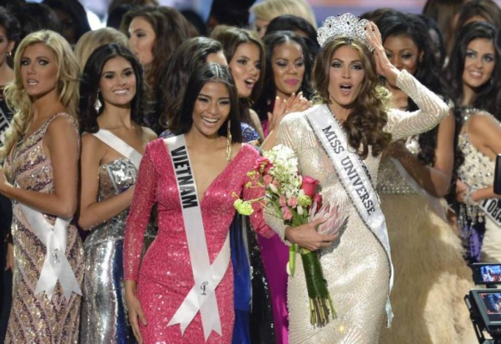 María Gabriela de Jesús Isler Morales - Venezuela - 2013<br/><br/>La 62.ª edición de Miss Universo se realizó el 9 de noviembre de 2013 en el Crocus City Hall de Moscú, Rusia. <br/><br/>Esta fue la primera vez en trece años que el certamen se trasladó al continente europeo y la primera vez que se realizó en Rusia.