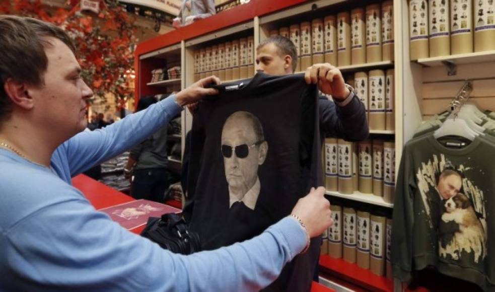 Los rusos aprovecharon la ocasión para vender camisetas con la imagen de su líder.