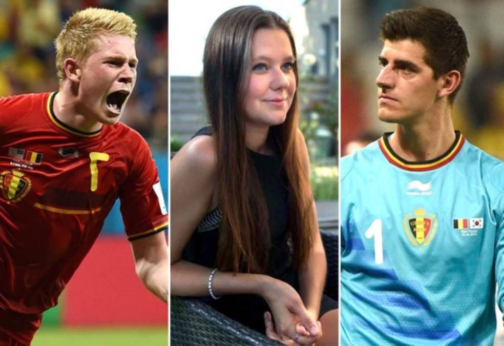 Thibaut Courtois - Kevin De Bruyne. Los dos eran grandes amigos hasta que se destapó el romance que tuvo el guardameta con la que entonces era mujer del volante, Caroline Lijnen. En 2013, Courtois se encontraba cedido en el Atlético de Madrid y su compañero de selección estaba a préstamo en el Wolfsburgo. Al parecer, Caroline decidió hacer un viaje de vacaciones con sus amigos en la capital española y quiso vengarse de los cuernos que le había puesto su marido un año antes con su mejor amiga. La propia protagonista de la historia confirmó el romance en 2014. De Bruyne y Caroline habían roto ya su relación y la ex pareja del actual jugador del Chelsea se despachó a gusto. “Ese día Courtois me dio lo que Kevin no me había dado en tres años…”, confesó.