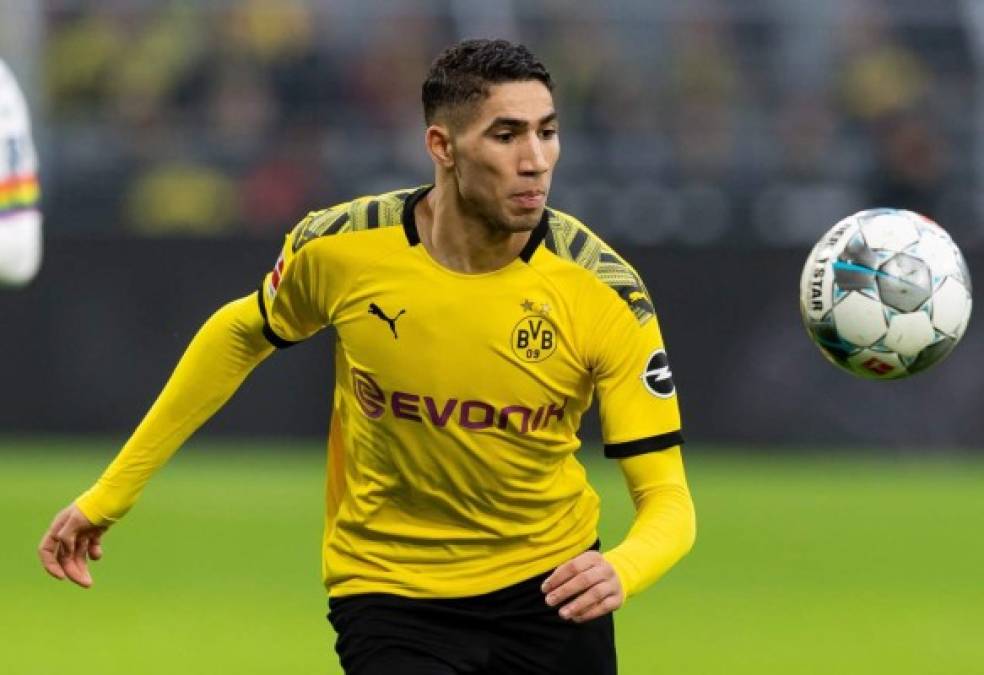 El lateral Achraf Hakimi regresará al Real Madrid al final de esta temporada tras dos años de cesión en el Borussia Dortmund, habiendo llamado la atención de tres clubes de la Premier League que tratarían de hacerse con los servicios del futbolista marroquí.<br/><br/>Chelsea, Manchester City y Tottenham son los equipos que les gustaría tener al jugador en su equipo.