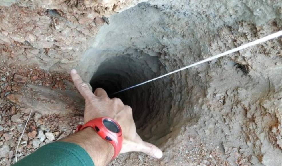 Las labores de rescate comenzaron hacia las 1 de la tarde del domingo en España y se ha intentado, sin éxito, localizar al niño introduciendo cámaras por el orificio. <br/>