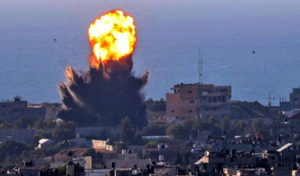 Desde el lunes, Hamás ha disparado más de 1.600 cohetes en dirección a Israel y el ejército israelí ha bombardeado Gaza más de 600 veces, según fuentes militares.