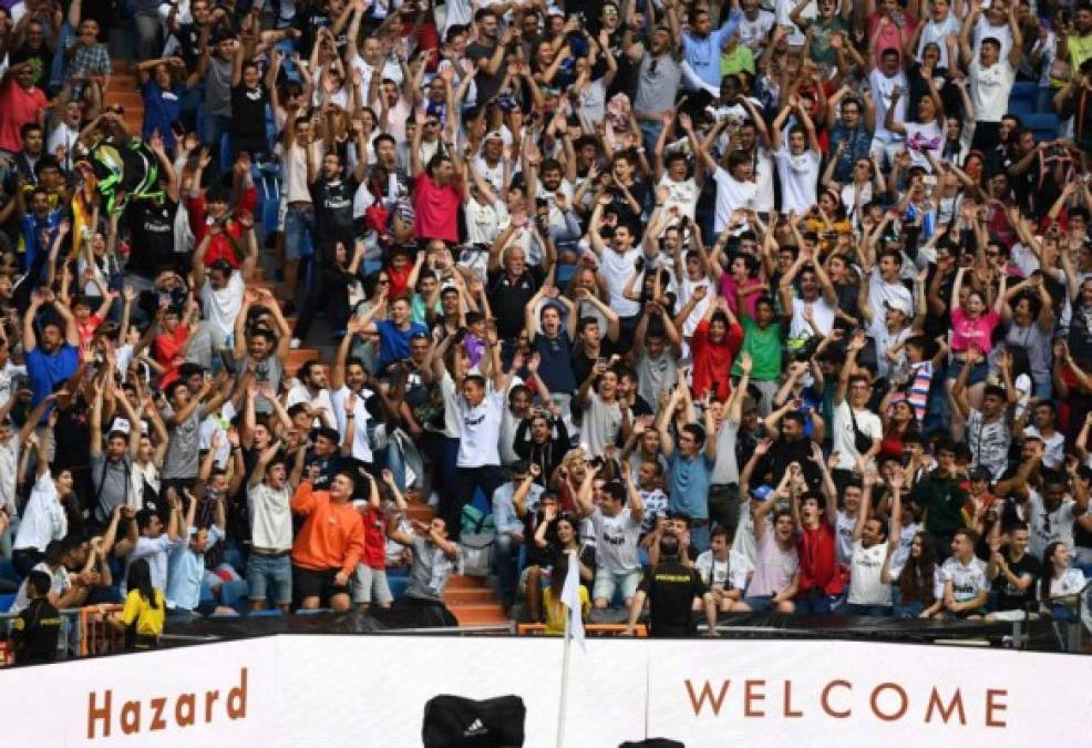 La afición madridistas respondió y la prensa española informa que 50,000 personas se hicieron presentes para ver en directo la presentación de Eden Hazard.