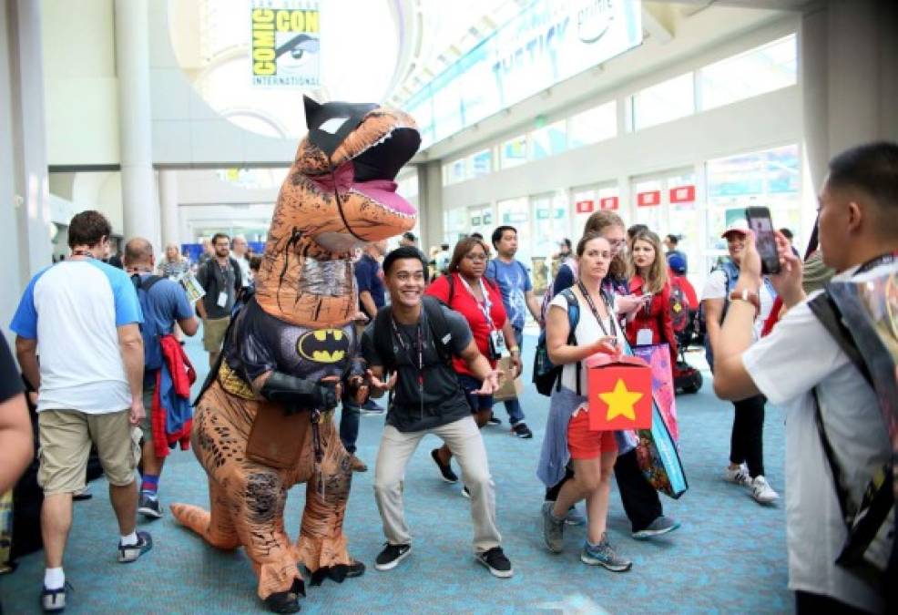 La Comic Con de San Diego, EUA, es una de las convenciones más importantes de la industria del entretenimiento.<br/>El evento atrae a miles de visitantes de todo el país y del extranjero y durante varios días asisten a conferencias y conocen a sus actores favoritos, pero sobre todo, viven su pasión por el mundo del comic. <br/>Para muestra, un botón...