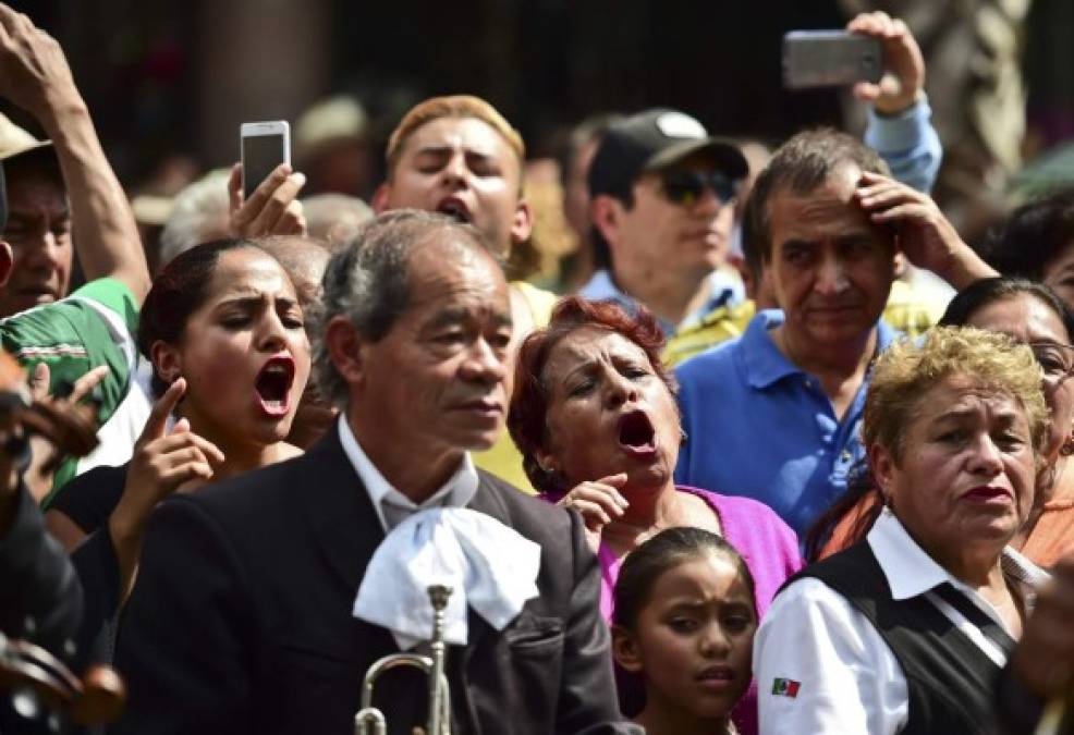 Hoy la información que circula es que anoche el cuerpo de Alberto Aguilera fue incinerado, pero nadie de su familia ni su oficina se ha pronunciado.