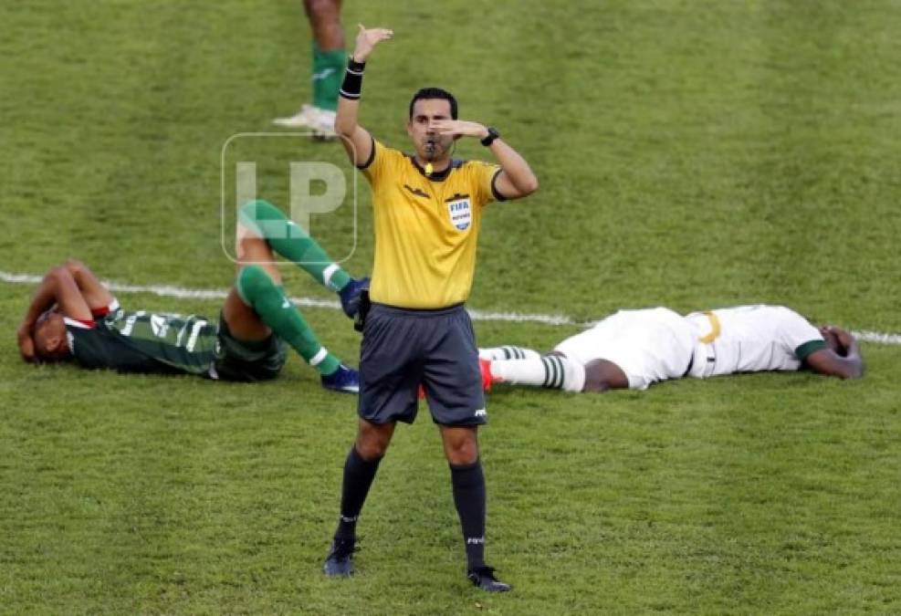 Kervin Arriaga protagonizó un duro choque de cabezas con un jugador del Portland Timbers y se ha llevado la peor parte.