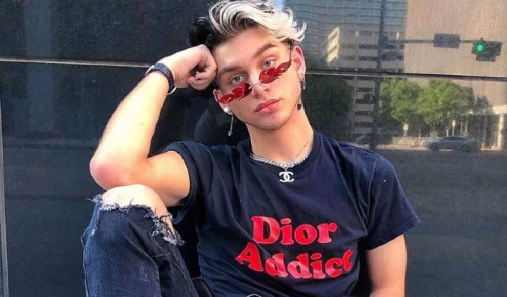 Ethan Peters, reconocido youtuber y artista de maquillaje estadounidense, murió a los 17 años de edad por una supuesta sobredosis, informó el portal de entretenimiento TMZ.