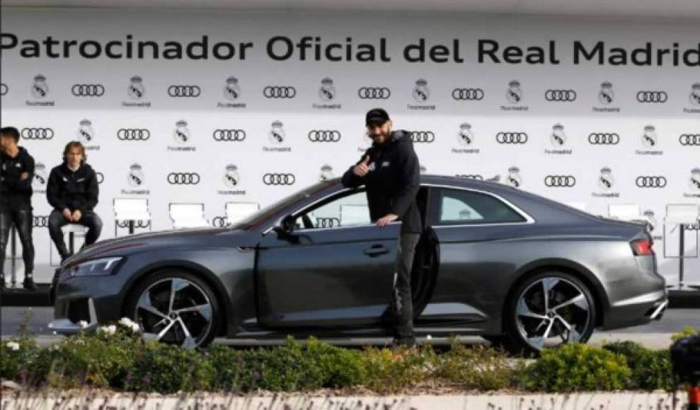 Karim Benzema - El delantero francés escogió un Audi RS 5 2.9 TFSI 331 quattro tiptronic color Gris Daytona con un valor de 99.390 euros.