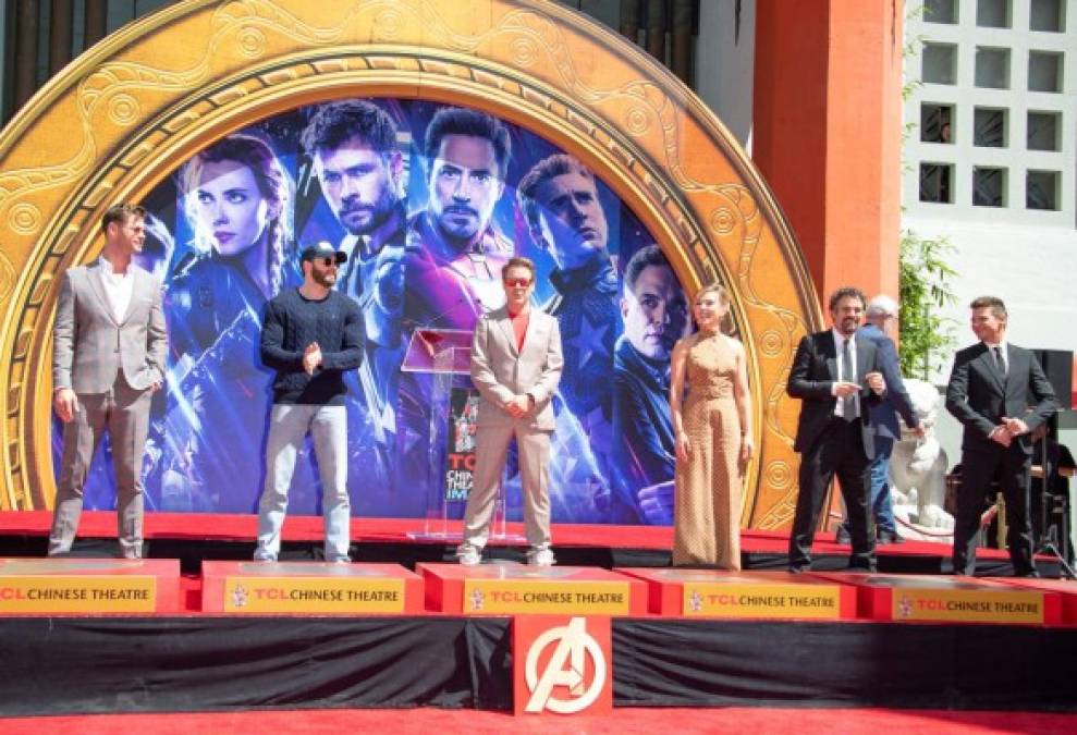 Iron Man, Capitán América, Thor, Viuda Negra, Hulk y Ojo de Halcón: estos Avengers se reúnen de nuevo por última vez en 'Endgame', la cinta que cierra un ciclo de 22 películas del universo Marvel que por una década se interconectaron.<br/><br/>