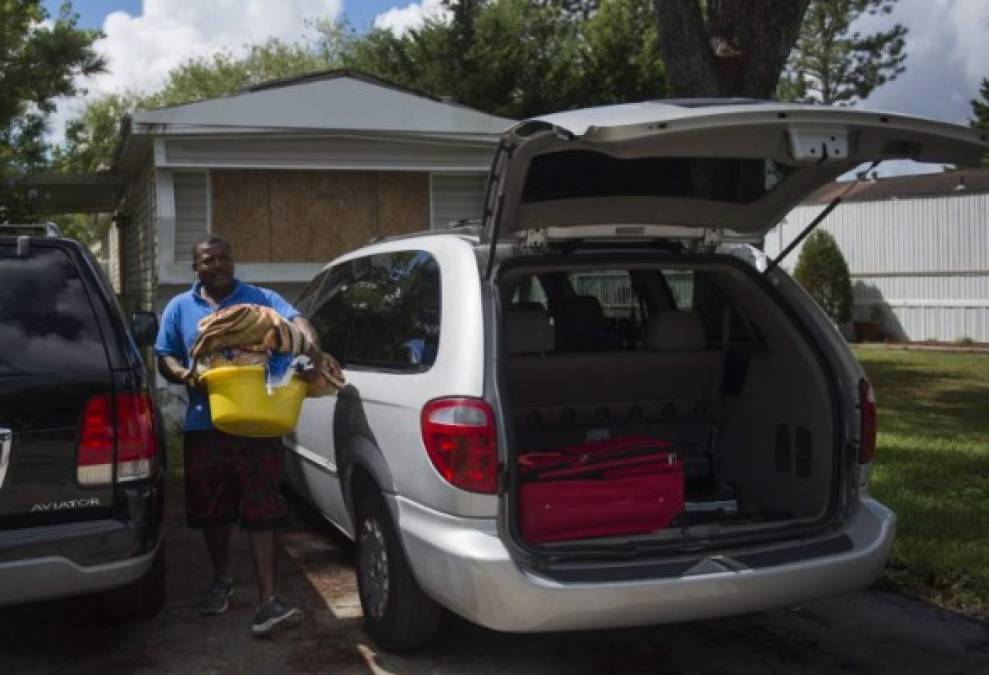 Roberto Guzmán es uno de los residentes de Wilmington que tuvo que evacuar su casa antes de la llegada de Florence.