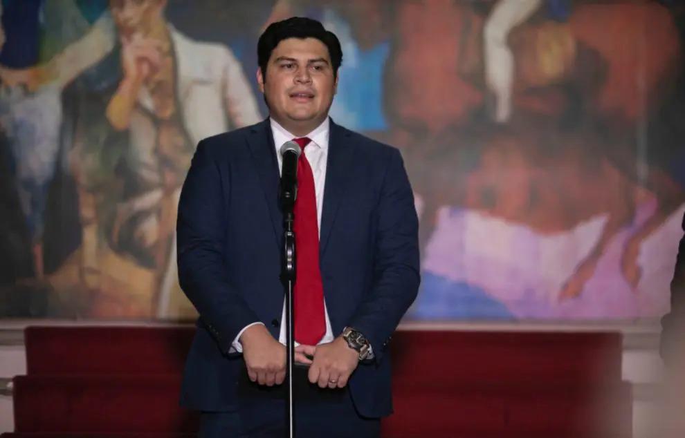 Marlon Ochoa asumirá cargo en el CNE hasta en septiembre