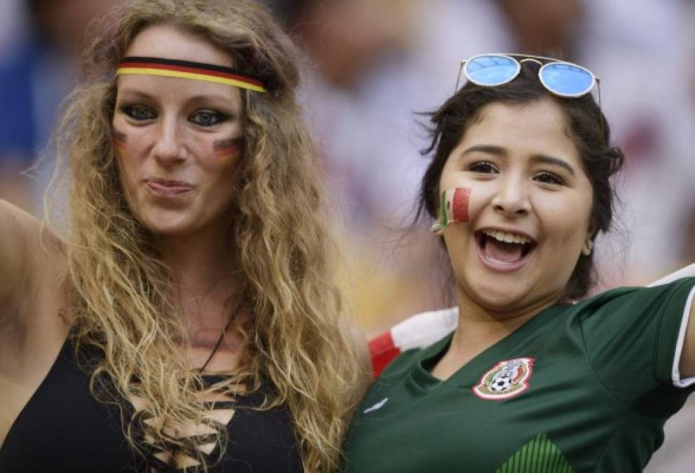 Aficionadas de Alemania y México engalanaron las gradas con su belleza.