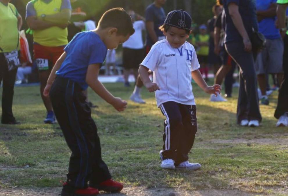 El alcalde Armando Calidonio invitó a todos los sampedranos a crear una cultura deportiva y de vida al aire libre para convertir a San Pedro Sula en la 'capital de ejercicio de Honduras'.