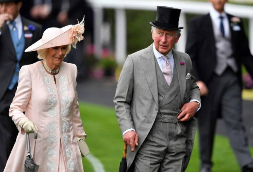 También estuvieron presentes Camila, duquesa de Cornualles y Carlos, príncipe de Gales.<br/><br/>Este martes dio inicio el Royal Ascot, el evento social más importante del mundo de la hípica en el país, que se celebrará del 18 al 22 de junio.