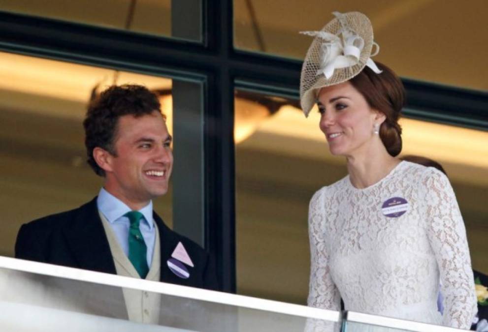 Es tan estrecha que, además de ser elegido como uno de los padrinos de bautismo de la princesa Charlotte, Thomas también ejerció de ujier en la boda de los duques de Cambridge de 2011.
