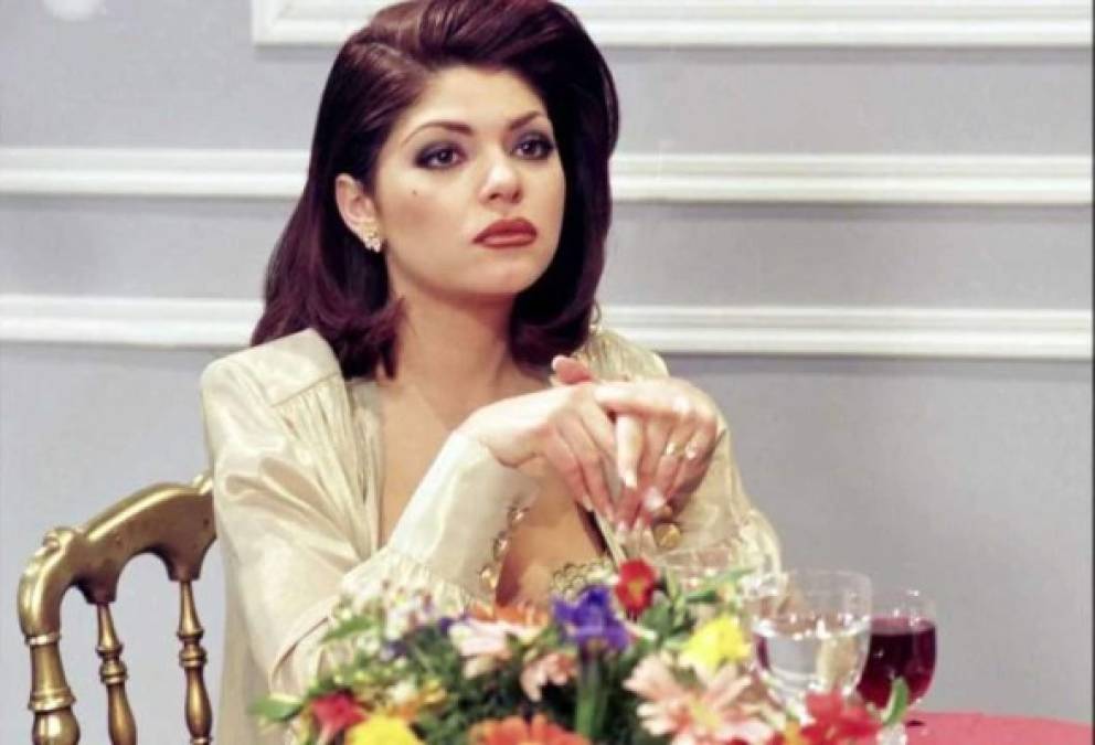 La imagen de la reconocida actriz mexicana, Itatí Cantoral, ha pasado por muchas transformaciones.<br/><br/>Desde sus inicios se convirtió en una de las mujeres más bellas de la farándula latina. Con su gran versatilidad ha sorprendido a sus seguidores, pero también por su impactante transformación física. <br/><br/>