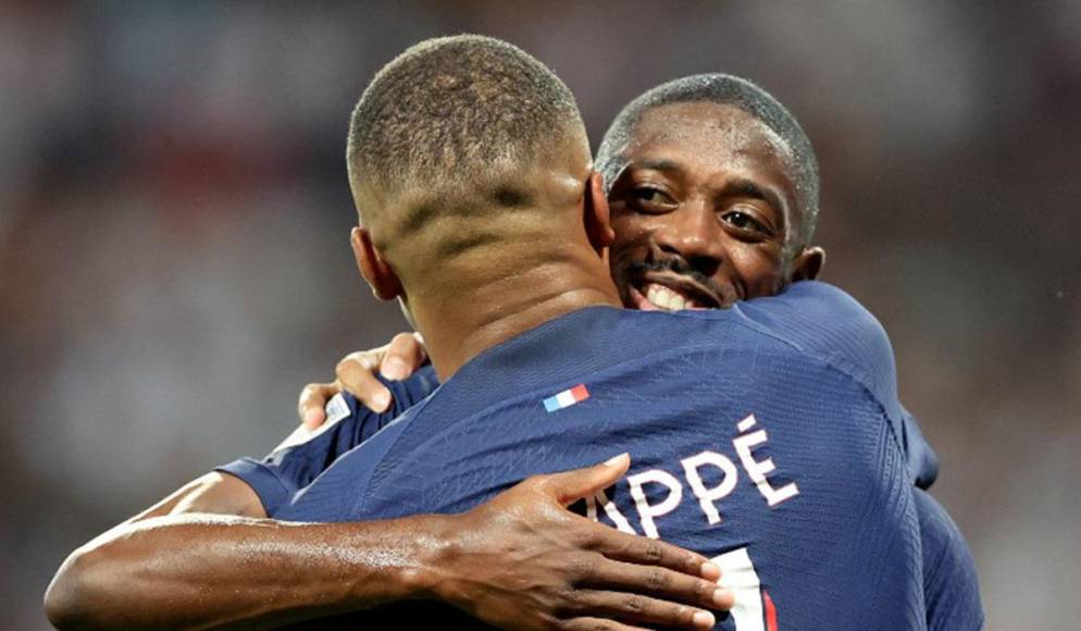 Medios de Francia reportan que la llegada de Dembélé provocó que Mbappé decidiera seguir en el PSG.