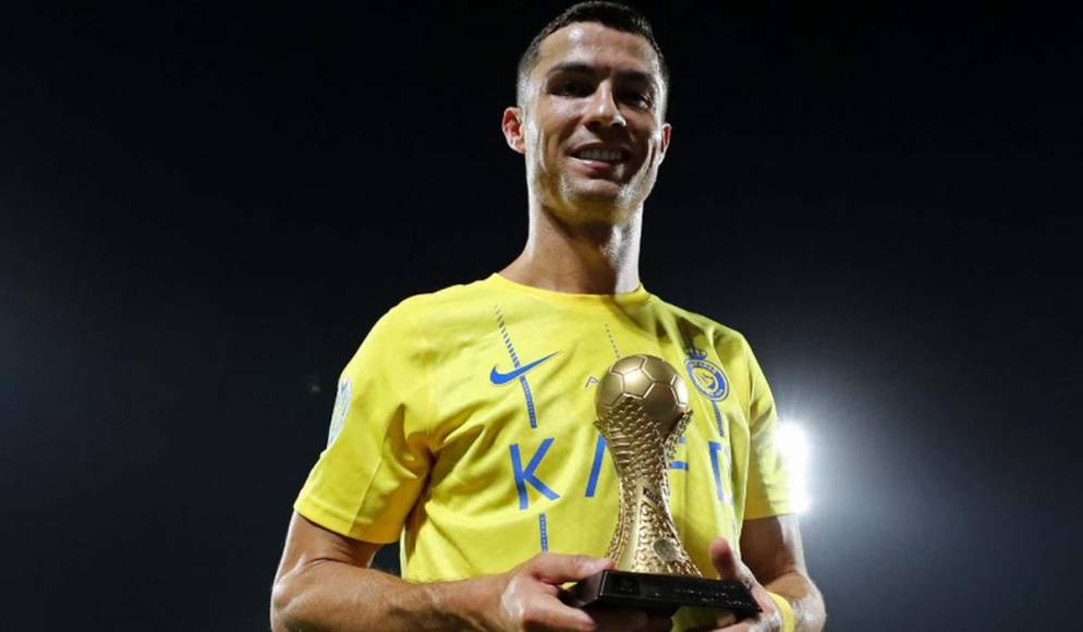 Dos goles,uno en la prórroga, de Cristiano Ronaldo hicieron realidad este sábado el sueño del Al Nassr: levantar por primera vez la Copa Árabe de Clubes, después de que el conjunto saudí se impusiera por 1-2 en un partido eléctrico al Al Hilal, que partía como favorito al haber ganado tres veces esta competición.