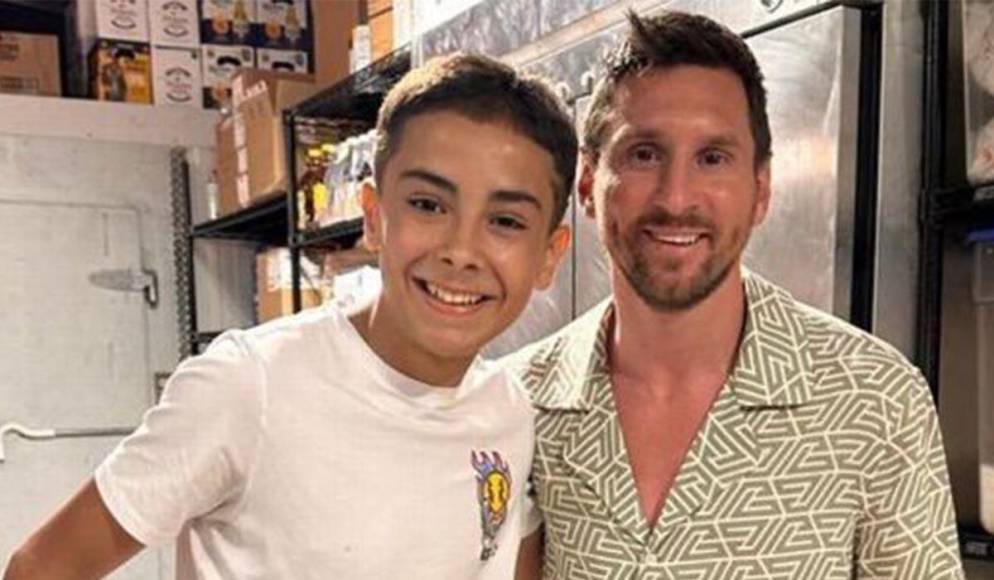 Messi comenzó a recibir el cariño de los aficionados en Miami. Personas de todas las edades le han expresado su admiración al astro argentino.