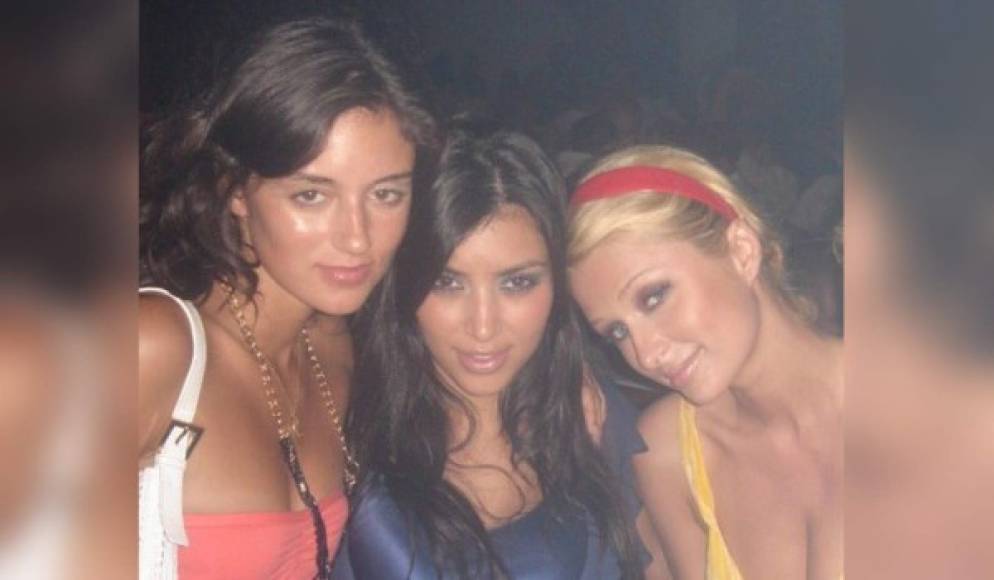 Paris Hilton quiso recordar aquellos años al publicar en Twitter una serie de fotos de las vacaciones que ella y Kim Kardashian tuvieron en Ibiza junto a la DJ Caroline D’Amour