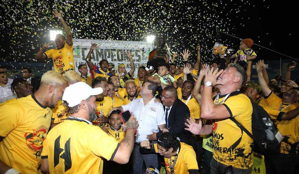 Hermosa noche de fútbol se vivió la noche de este sábado 24 de junio del 2023 en Tegucigalpa, día en que el Génesis de Comayagua, un club que se fundó en el 2018, logró su primer ascenso a la Primera División de Honduras.