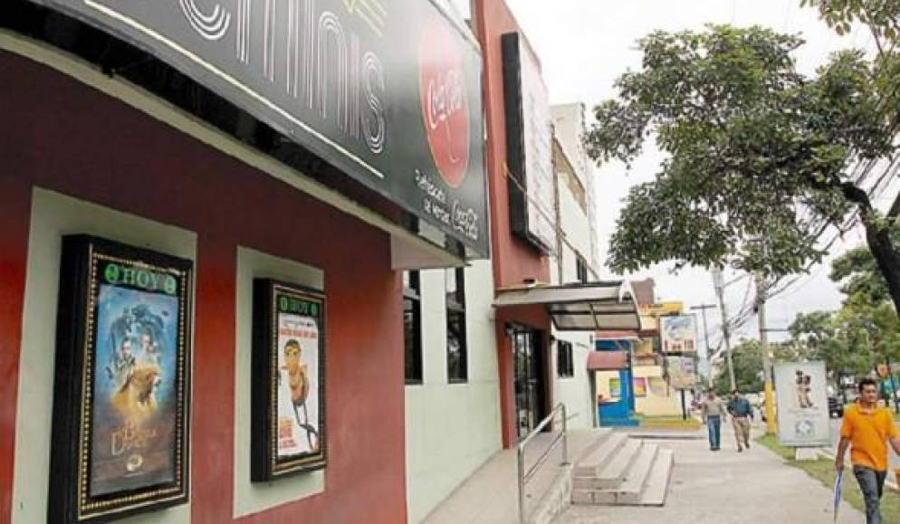 El cine Géminis, inaugurado el 3 de julio de 1980, fue de los primeros en contar con varias salas de exhibición y operó durante 10 años.
