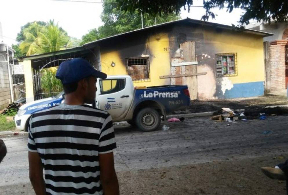 Un grupo de pobladores de la comunidad de Sula en Macuelizo, Santa Bárbara, incendiaron una posta policial tras la muerte de un joven que se conducía en moto.