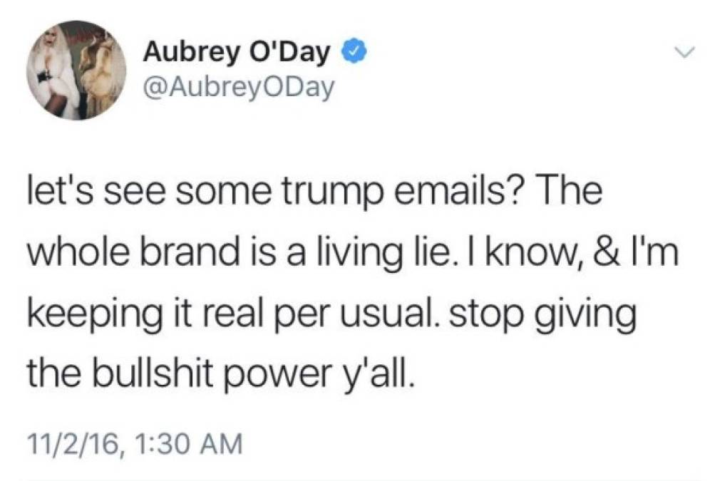 'Veamos algunos emails de Trump. Toda la marca (Trump) es una mentira viviente... Paren ya de darles poder', escribió Aubrey en Twitter durante la campaña del magnate.