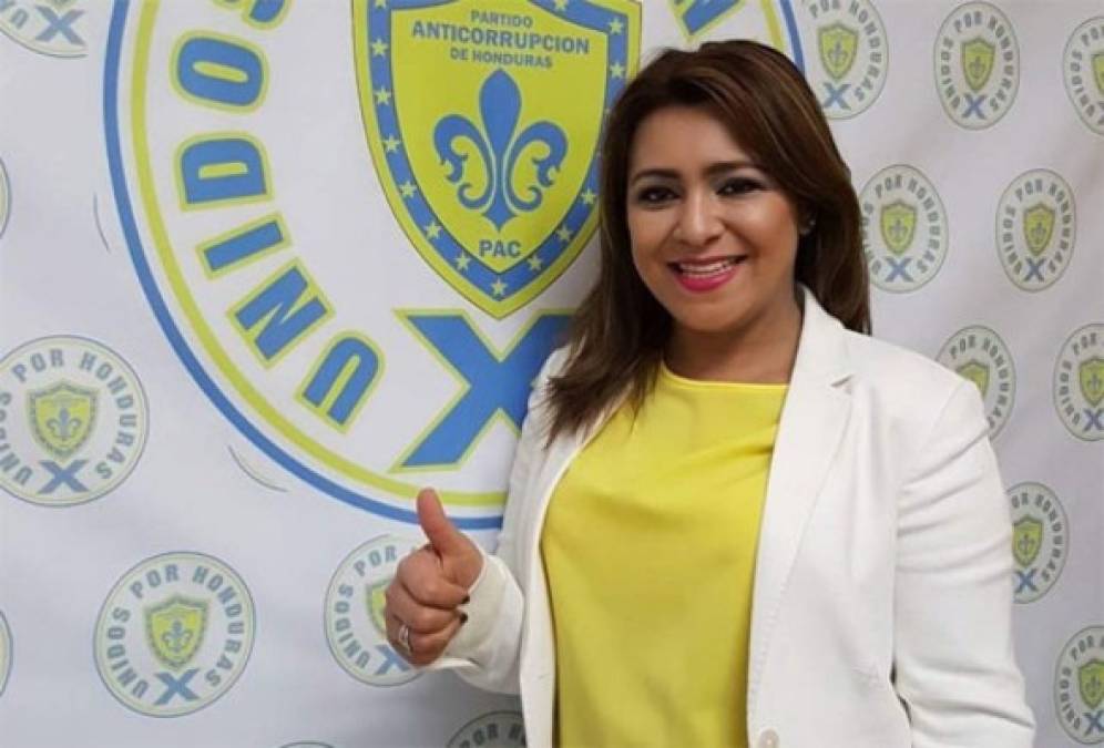 Marlene Alvarenga (Tegucigalpa, 1985). Abogada y exdiputada hondureña. Fue candidata del Partido Anticorrupción (PAC) en elecciones generales de noviembre de 2017. Se perfila para repetir como candidata presidenciable de esta institución, fundada en 2012 por Salvador Nasralla.