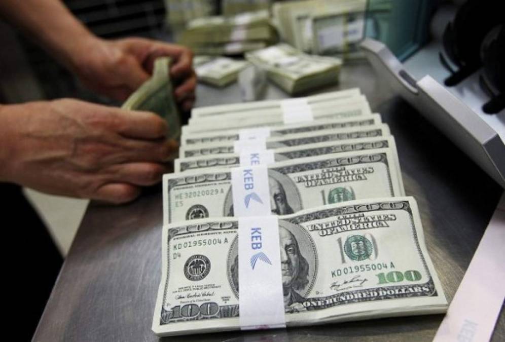 Captación de remesas será de $4,000 millones. Se estima que para el próximo 31 de diciembre los ingresos por remesas rozarán los 4,000 millones de dólares.<br/>