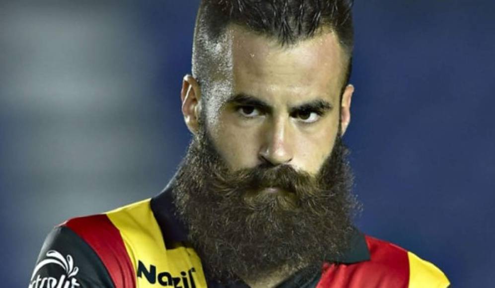Marc Crosas. El nacionalizado mexicano decidió dejarse la barba larga para simbolizar su lucha por los colores del club.