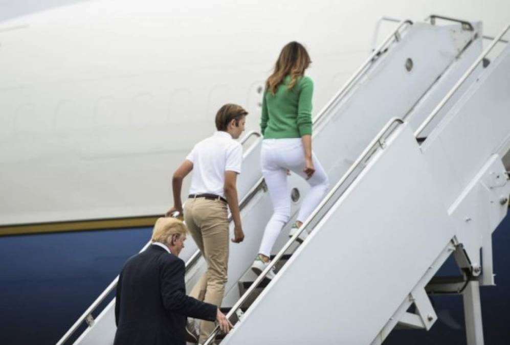 Melania, por su parte, se ha llamado al silencio y se mantiene concentrada en su campaña 'Be Best' y en la educación de su hijo Barron, que esta semana regresa a la escuela tras las vacaciones de verano.