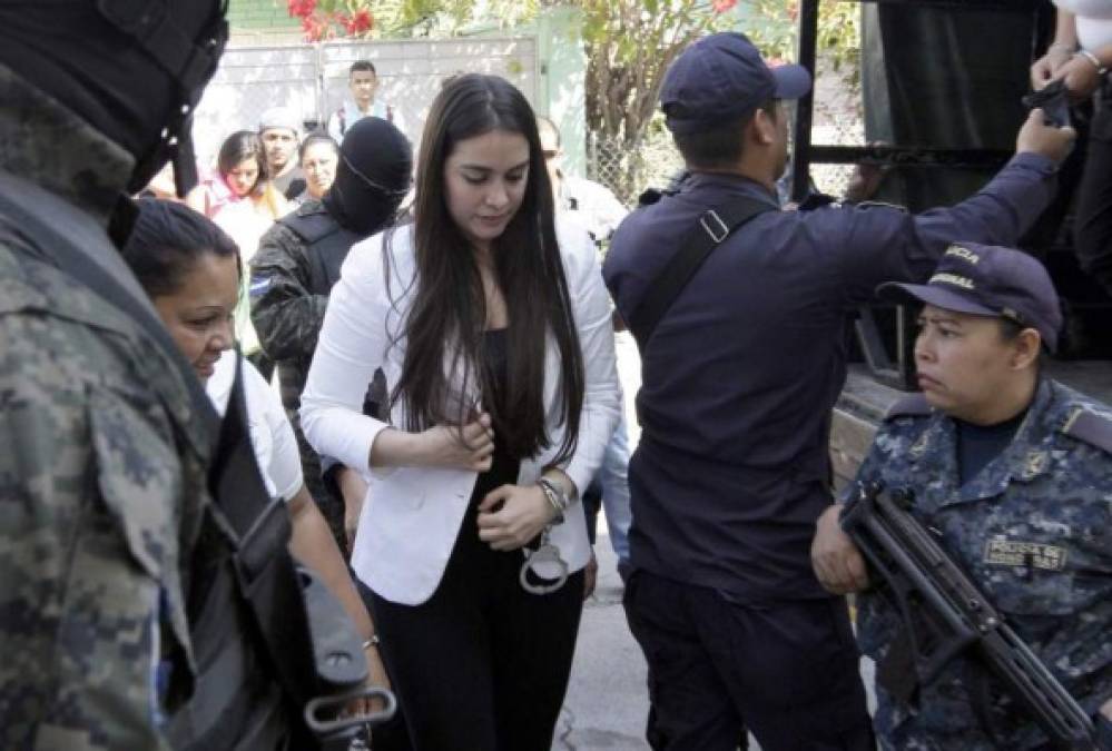 La socia de Insumedic Ilsa Vanessa Molina Aguirre acusada por el delito de Lavado de Activos en el sonado caso del Instituto Hondureño de Seguridad Social (IHSS) fue condenada este jueves, informó hoy el Ministerio Público en un comunicado. En tres días el juez con jurisdicción nacional tendrá que notificar la pena concreta que oscila entre los 11 años tres meses y 15 años de reclusión.