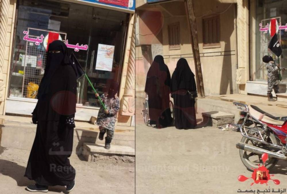 También es común encontrarse con los 'cachorros' del Isis. Los niños que desde temprano inician su entrenamiento para unirse a las filas de los terroristas.