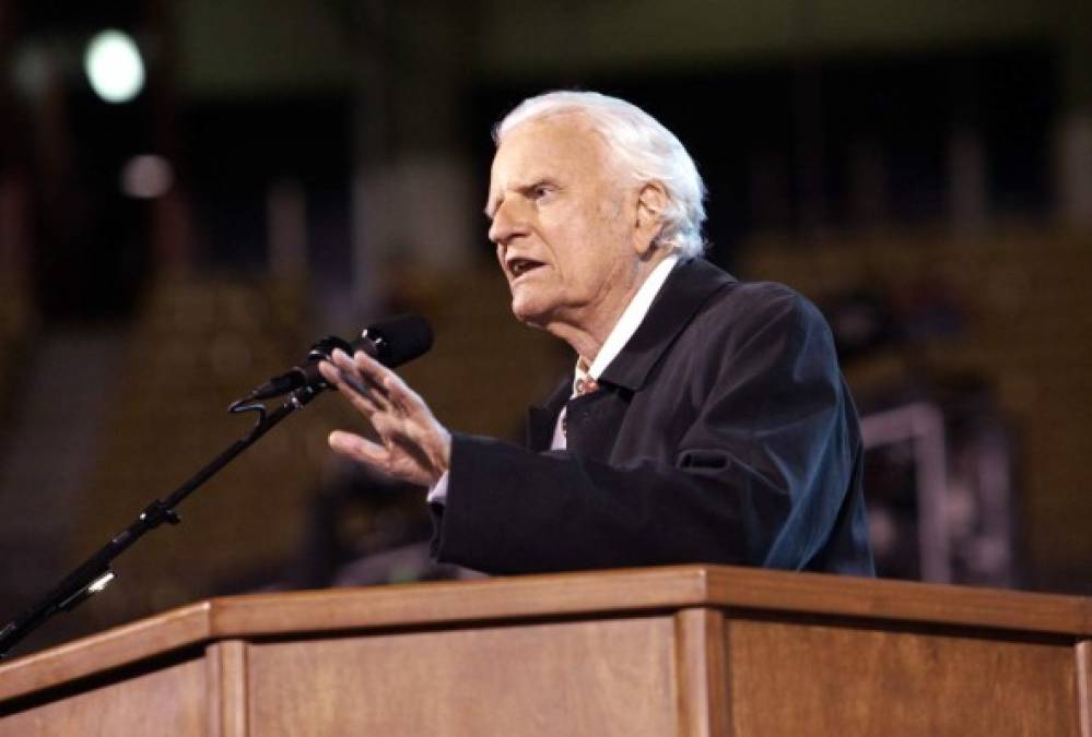 'El GRAN Billy Graham murió. ¡Era único! Les hará falta a los cristianos y a todas las religiones. Un hombre muy especial', escribió el presidente de Estados Unidos, Donald Trump, en Twitter.