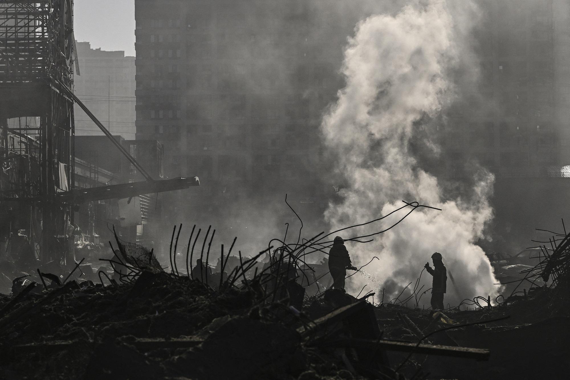 El centro comercial, inaugurado a inicios del 2020, fue destruido por completo en un nuevo bombardeo ruso en la capital ucraniana.