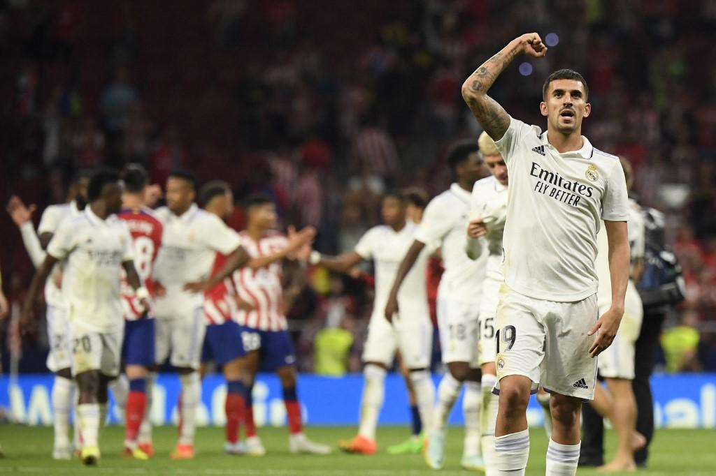 Plantilla del Real Madrid celebró el triunfo en el derbi.