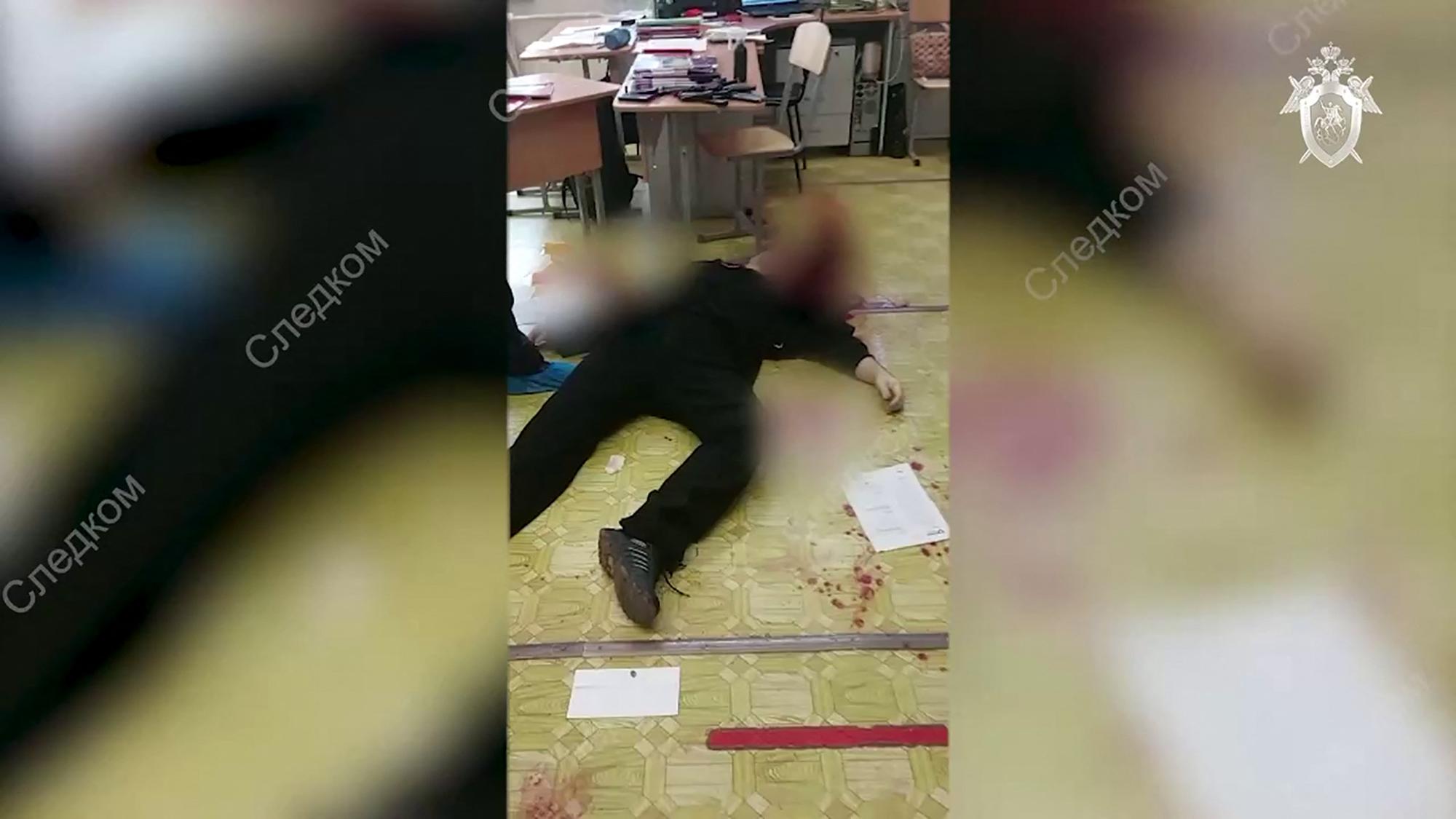 El atacante se quitó la vida tras matar a 15 personas en una escuela.